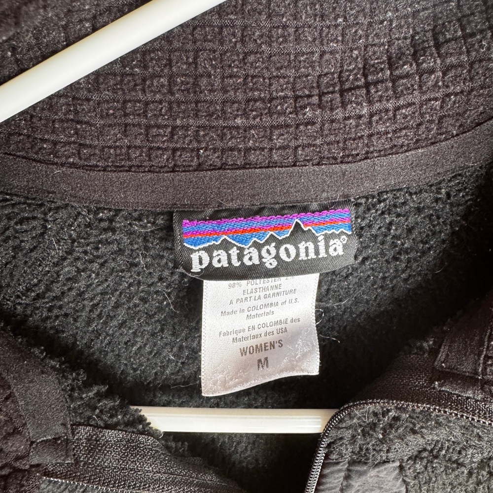 Patagonia Black Women's Full-Zip Fleece Jacket - Picture 6 of 6